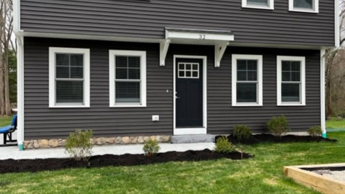 Niantic House | Brand new home close to Charlestown/Westerly beaches.