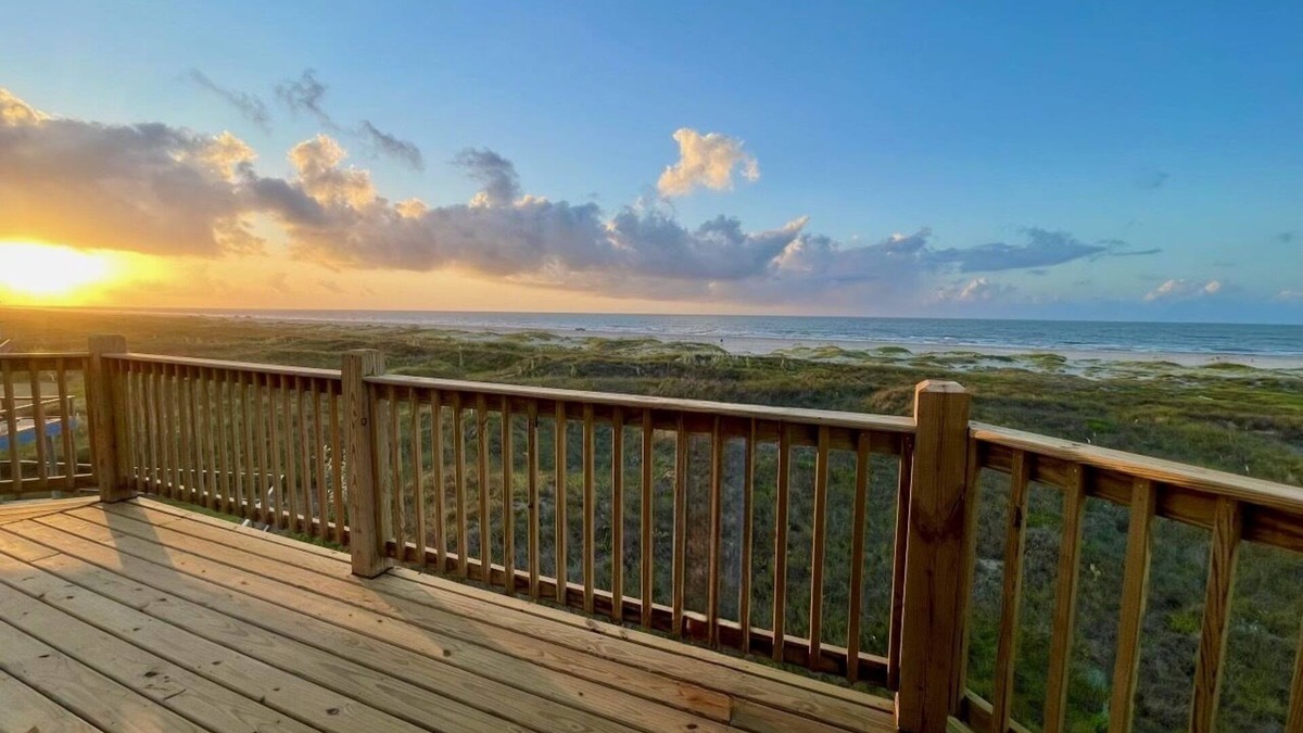 Matagorda House | Brand new home on the beach in Matagorda