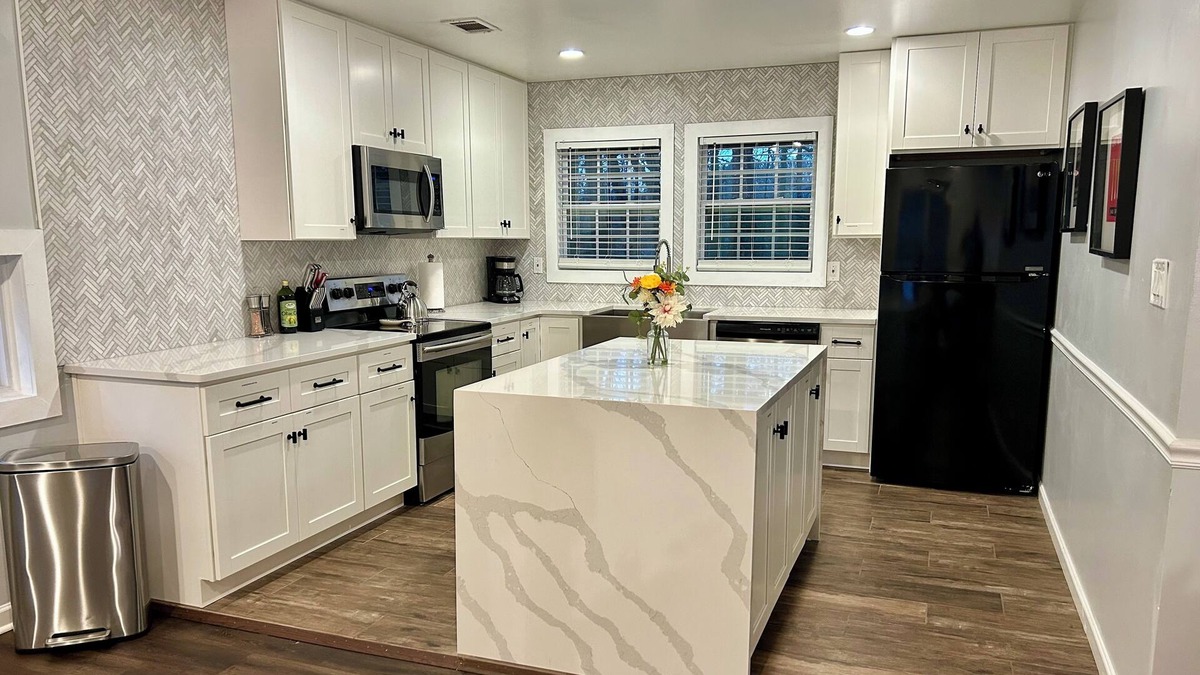 Smyrna House | Brand new kitchen & main bathroom! Highly sought after 4bd,3ba near everything.