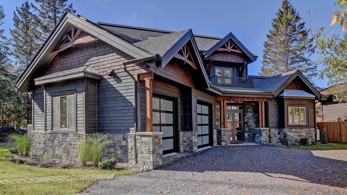 Mont-Tremblant Village House | Brand New Lake Front Property !