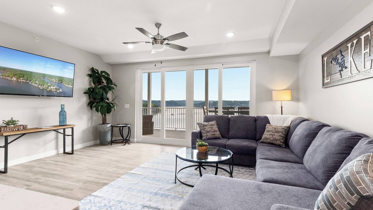 Camdenton Condo | *Brand New - Lake front~ Screened in Porch ~ 2 PWC & 12 x 32 slip