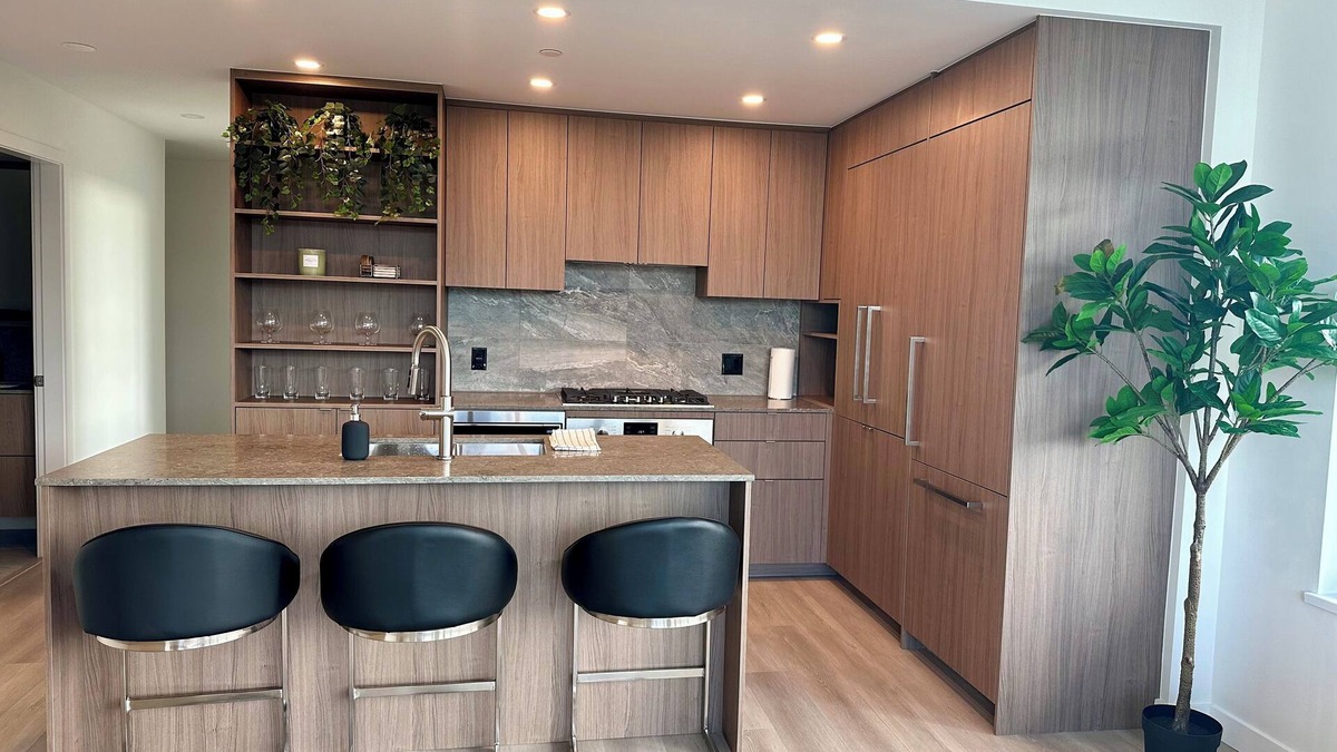 Coquitlam Apartment | Brand New Luxury Furnished 2 bedroom+Den West Coquitlam