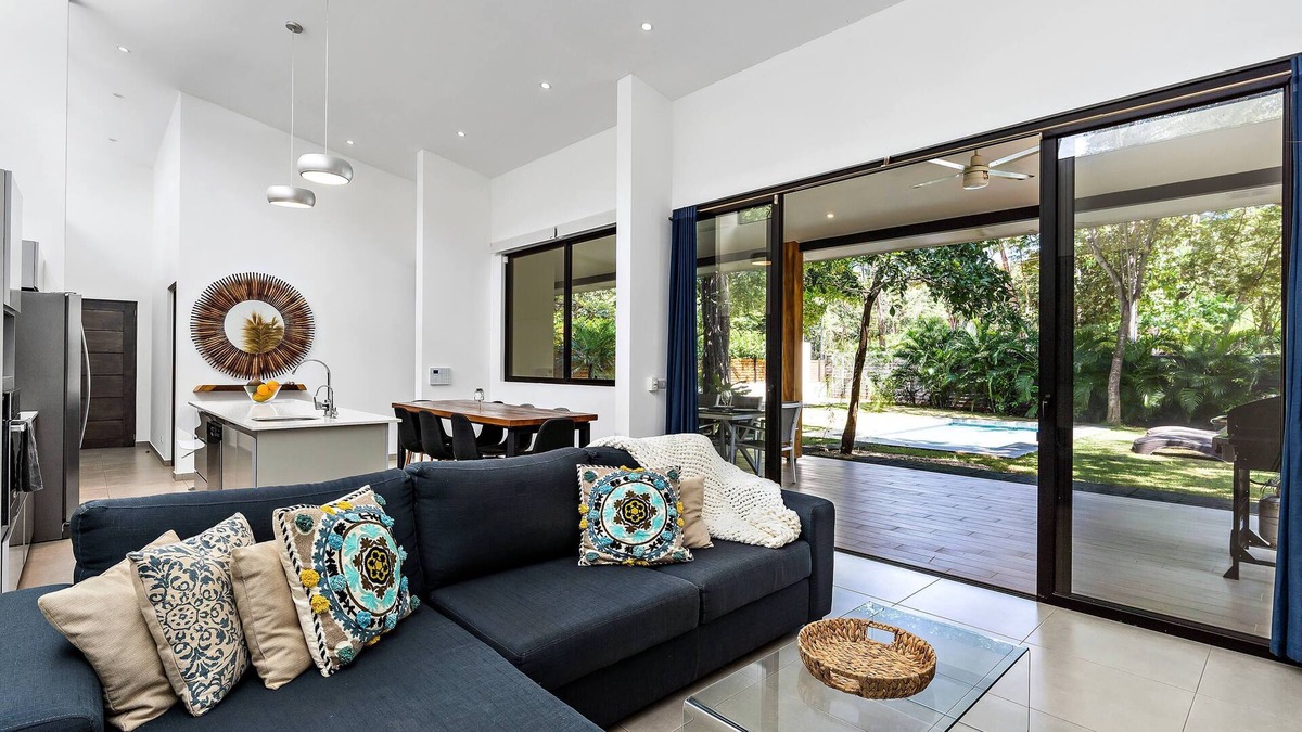 Tamarindo House | Brand New Luxury Private Whole Home minutes to Playa Tamarindo