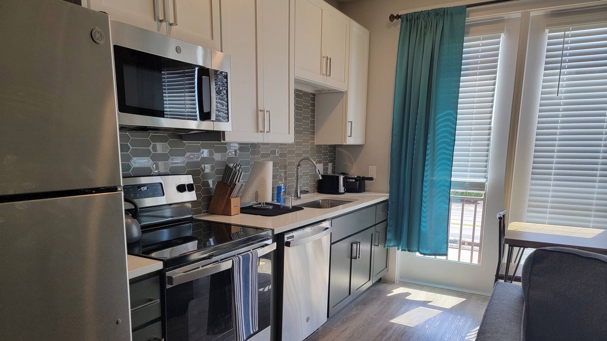 Northwest Orlando Apartment | Brand new Luxury Studio mins from Downtown