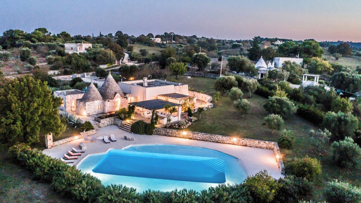 Ostuni Villa | Brand new luxury villa with immense private pool and garden