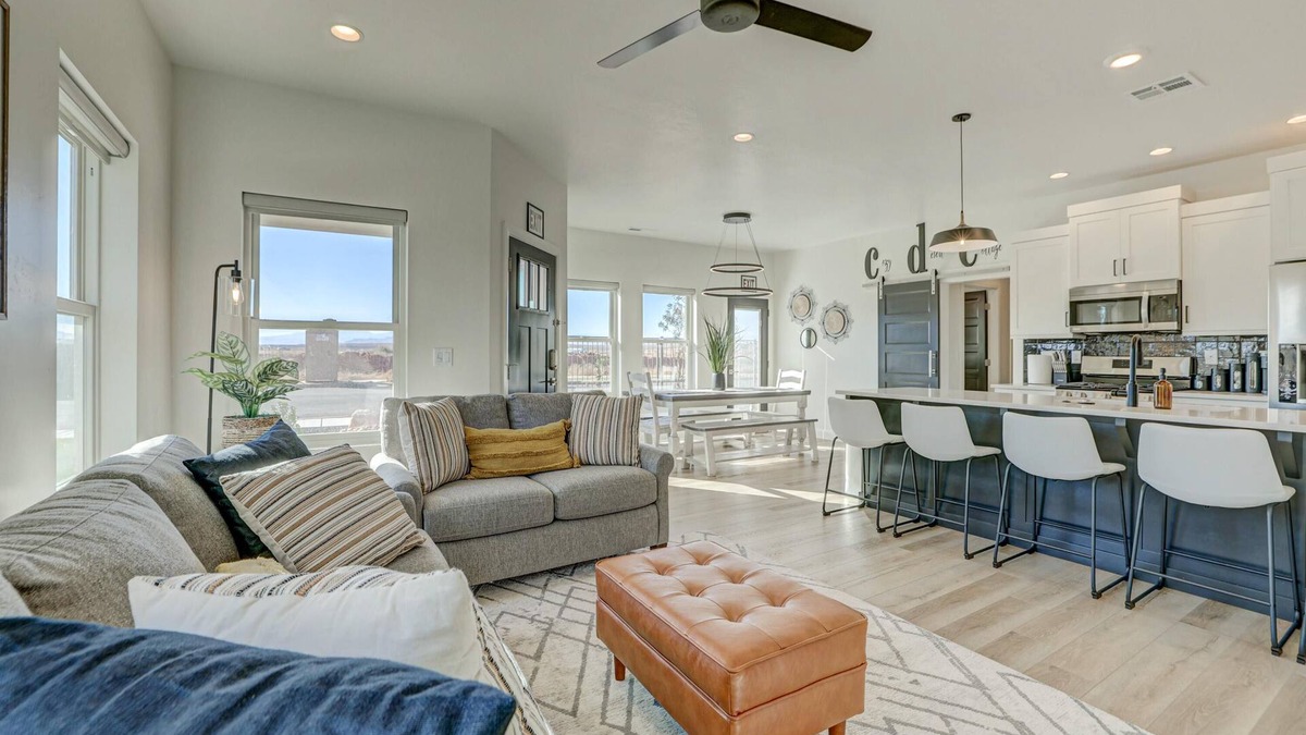 St. George House | Brand New | Modern | Clean | Lazy River and Minigolf! Sleeps up to 6