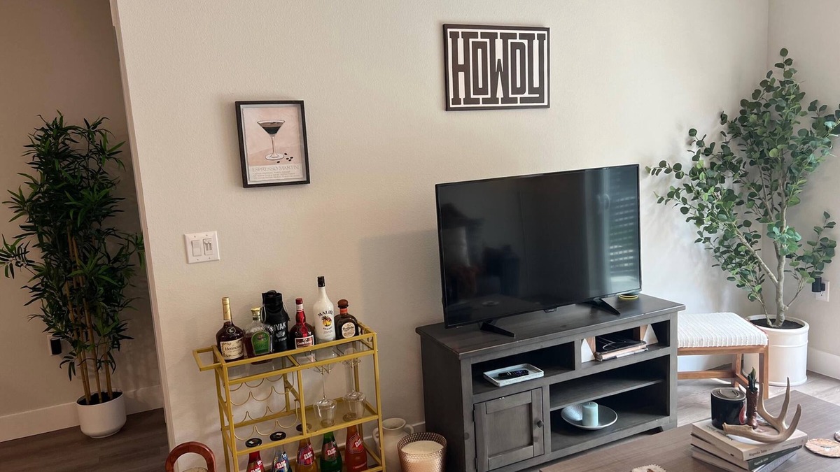 Central Business District Apartment | Brand New Modern Corporate Rental in Eado