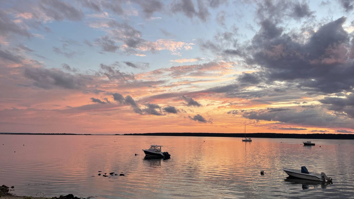 Monomoscoy Island House | Brand new private beachfront home in Mashpee on Waquoit Bay