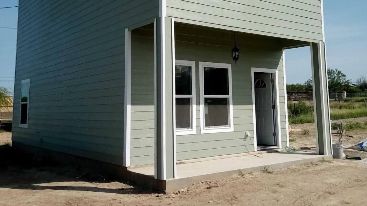 Eagle Pass House | Brand new quiet house 9 min from the casino. Relax in this cozy house