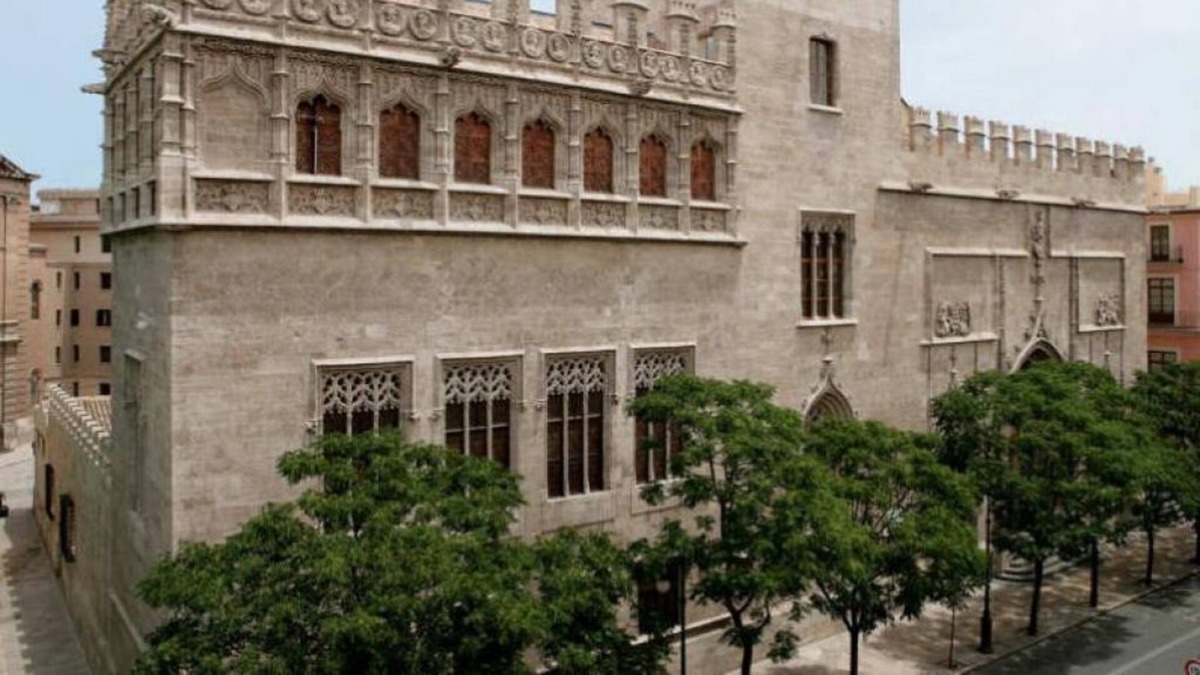 El Mercat Apartment | BRAND NEW REMODELED FLAT HISTORICAL DOWNTOWN