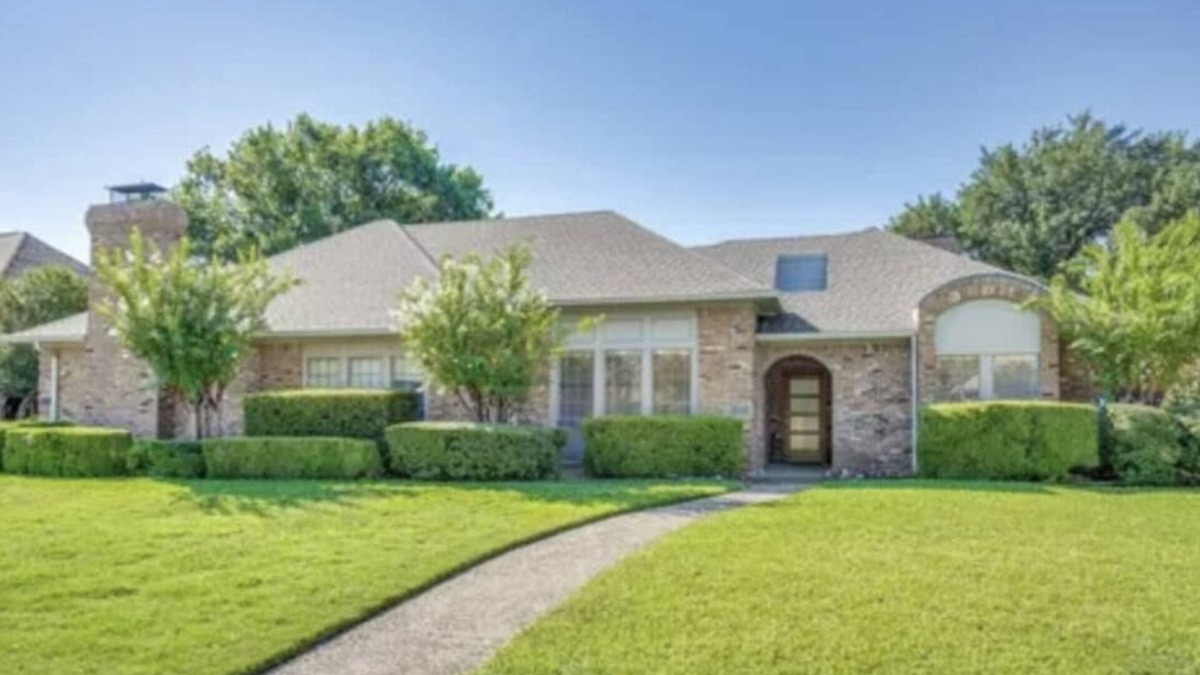 Southwest Carrollton House | Brand New Renovation - Sunny and Comfortable