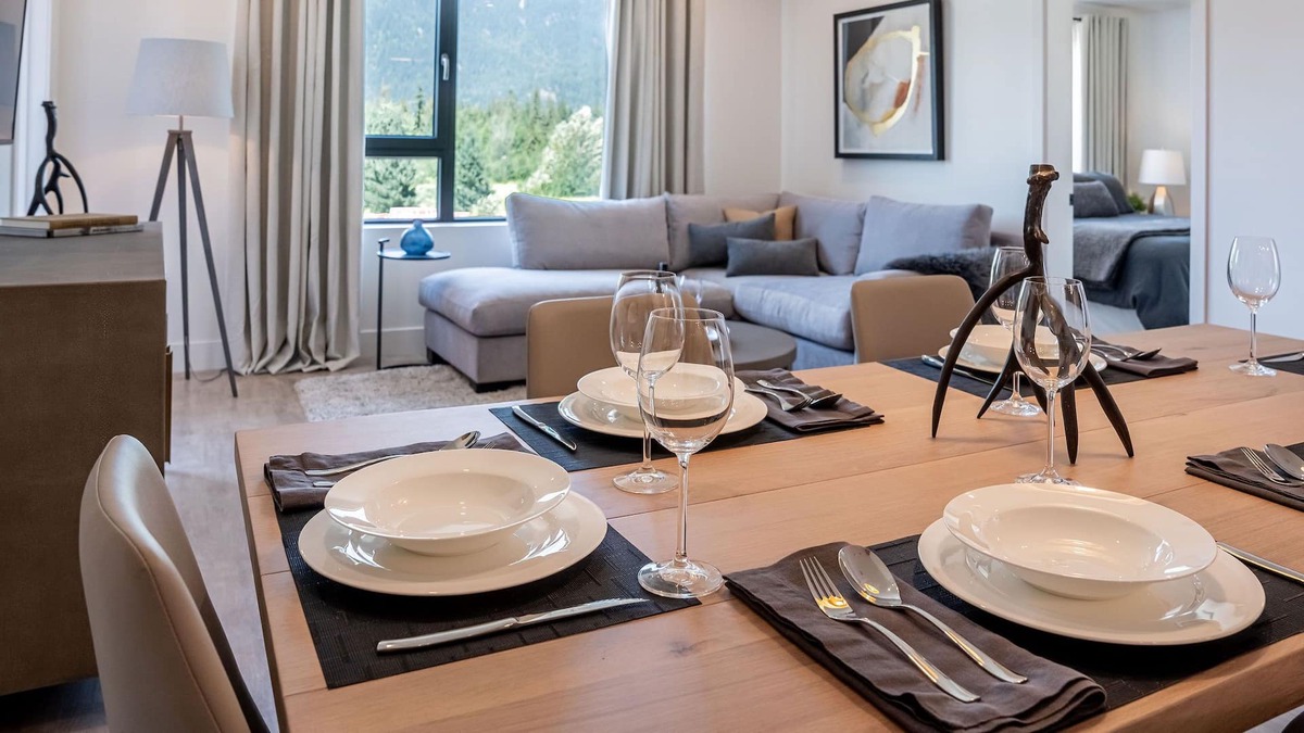 Revelstoke Condo | Brand new Revelstoke luxury 2- bedroom condo with hot tub. 3 minutes from Resort