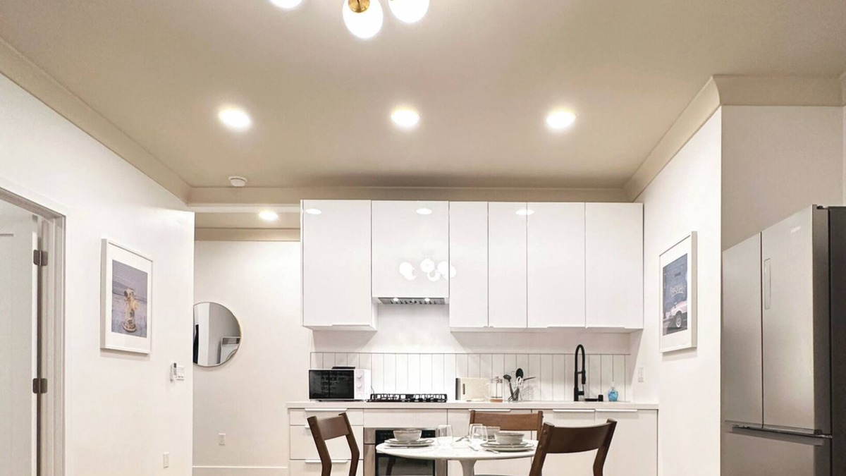 Miracle Mile Apartment | Brand-New Stylish 2BR by The Grove & Beverly Hills