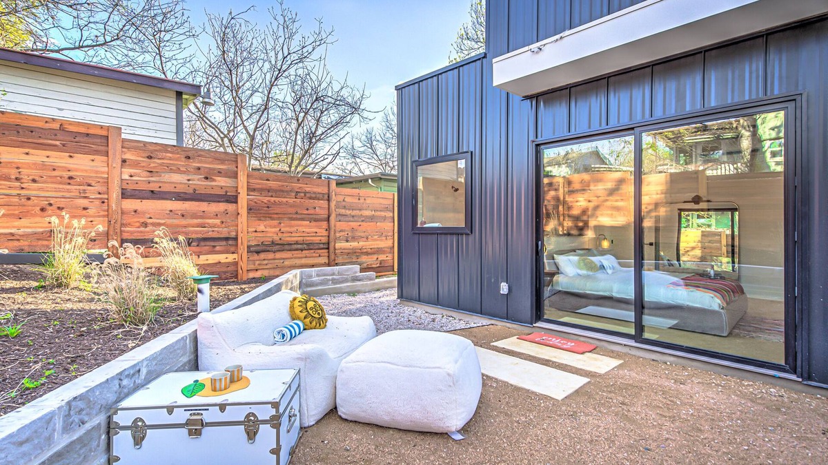 Chestnut House | Brand New Stylish 4 BDRM Home W/Pool In DT Austin Near SXSW Top Spots!