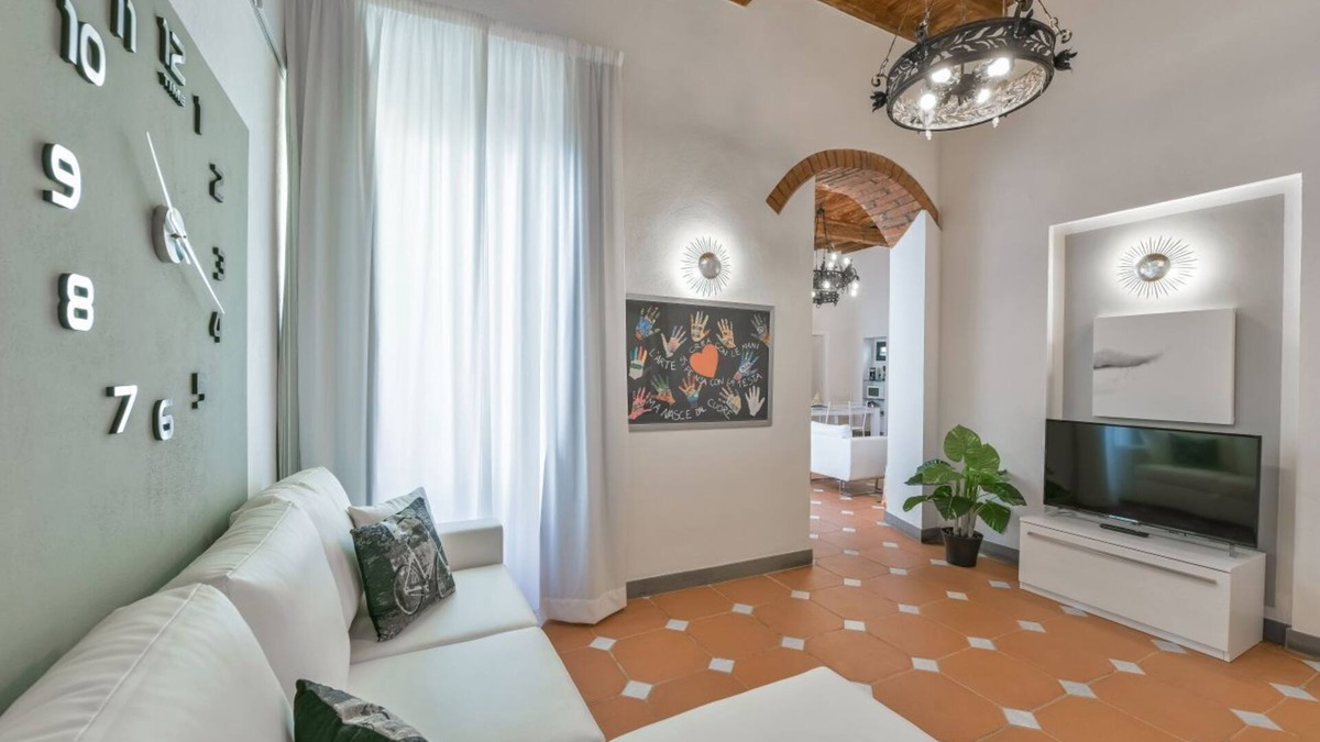San Lorenzo Apartment | Brand New Stylish and Spacious 3 BR 3 BTH Apt w/made in Italy Furniture