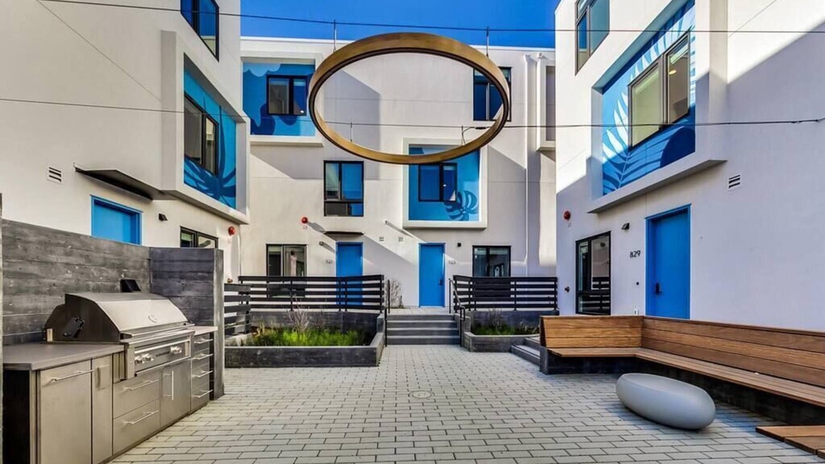 Downtown Oakland Apartment | Brand New Stylish Studio Suite Near Downtown!