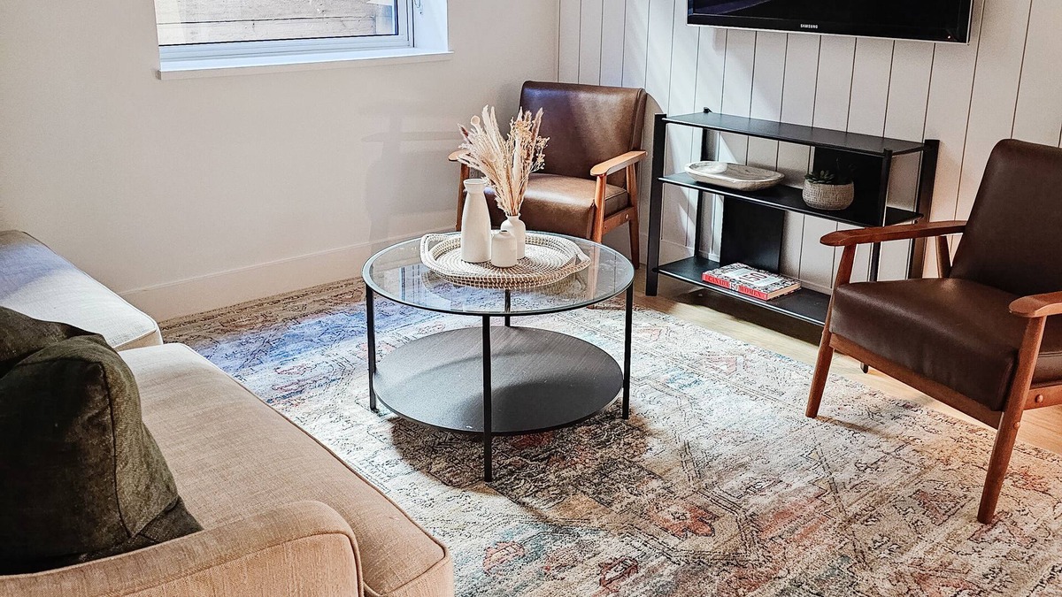 North Vancouver Apartment | Brand new suite minutes to DT and skiing