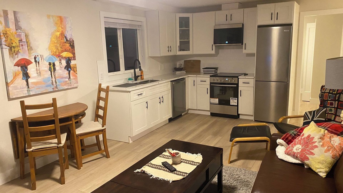 Central Saanich House | Brand new suite in Victoria!