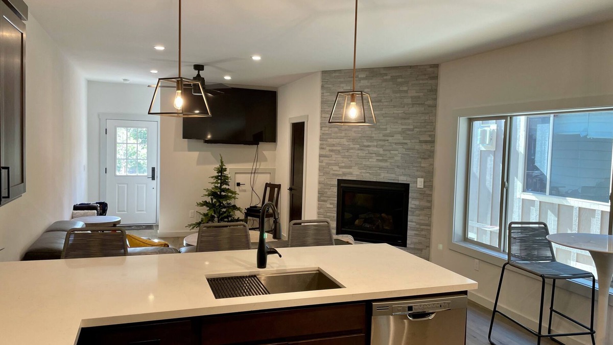 Truckee House | Brand New Truckee Townhome 5 Mins from Downtown