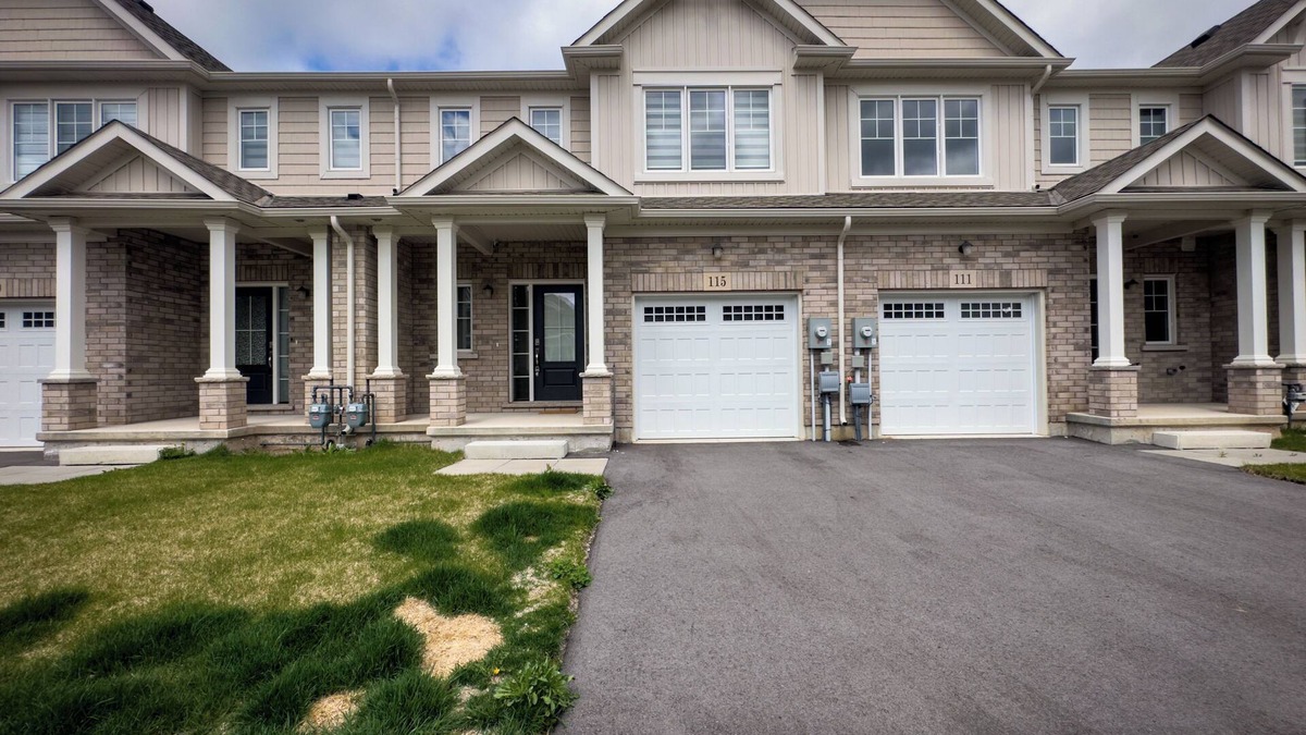 Niagara Falls House | Brand New Upscale, Multi Level House With Garage!