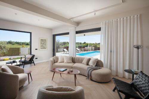 Mali Maj Villa | Brand NEW villa S58 with HEATED pool