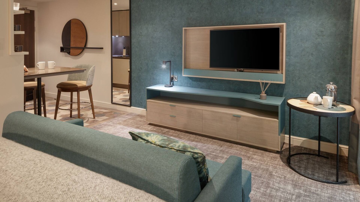 Heathrow Villages Apartment | Branded Heathrow Aparthotel
