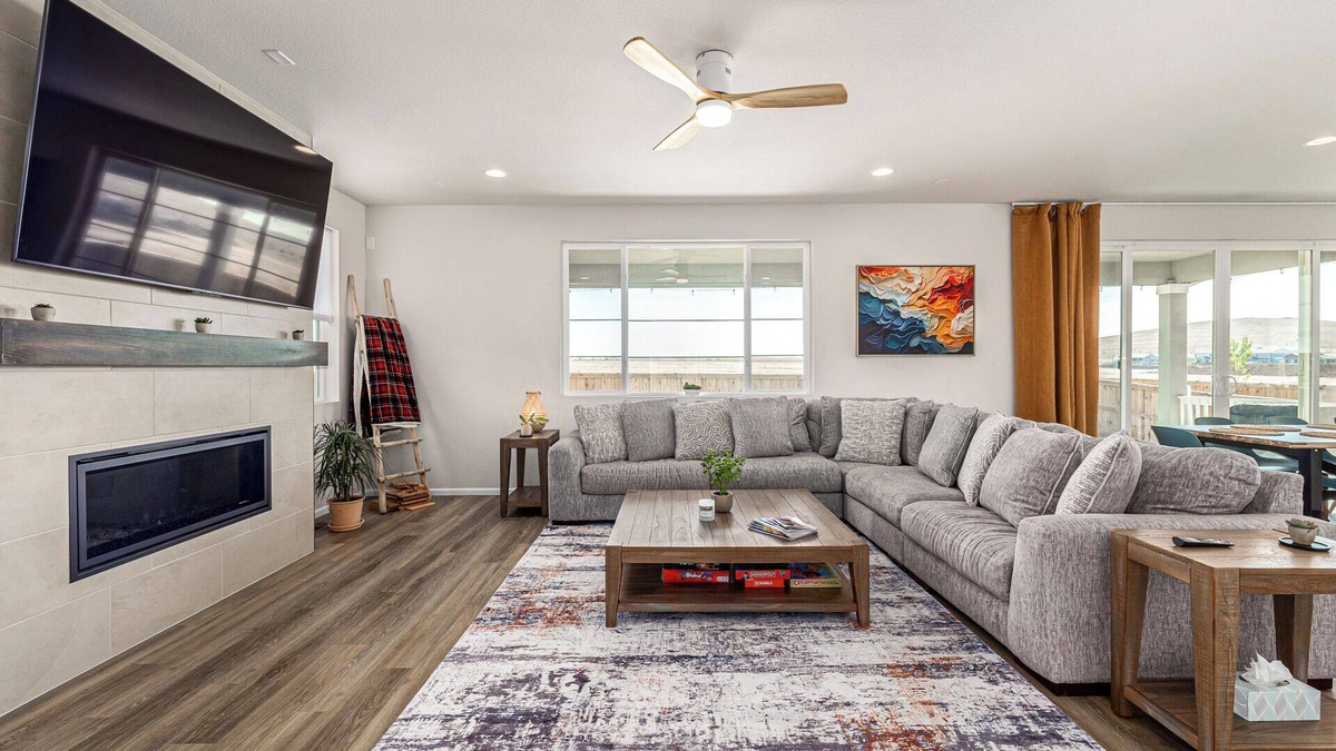 Commerce City House | BrandNEW | DenverAirport | Spacious 5BR Home with Fireplace