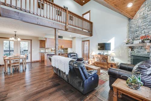 Indian Point House | Branson Resort Getaway - Near Branson Strip!