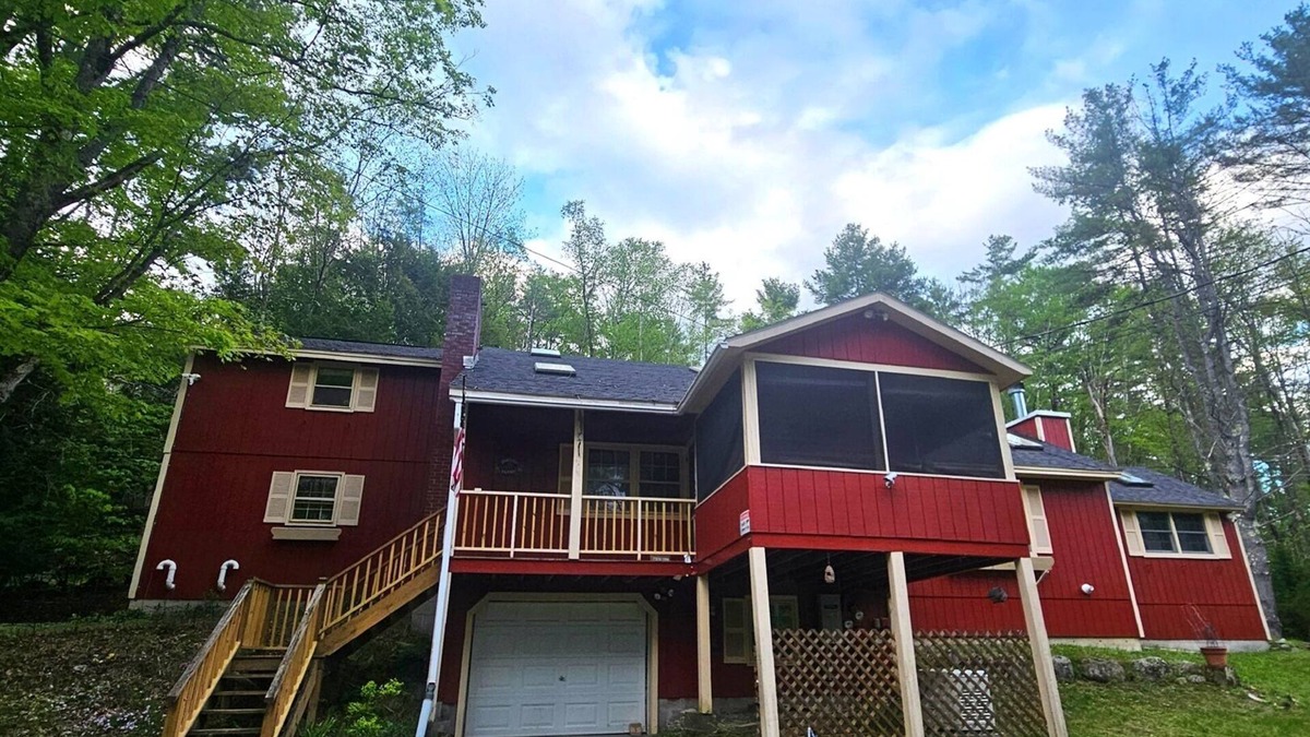 Brant Lake House | Brant Lake Retreat - Sleeps 17 - Hot Tub!