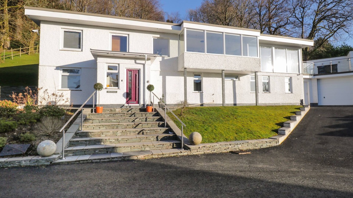 Bowness-on-Windermere House | BRANTLEA, pet friendly, with hot tub in Bowness-On-Windermere