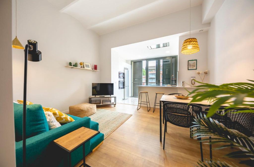 Eixample Apartment | Bravissimo Pont Areny, modern 3 bedroom apartment