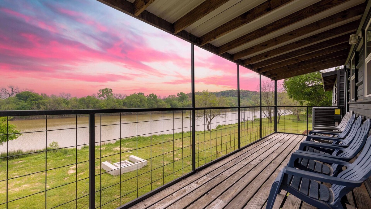 Dennis House | Brazos River Treehouse: nWaterfront/Outdoor Activities/Firepit/Hammock/Pets