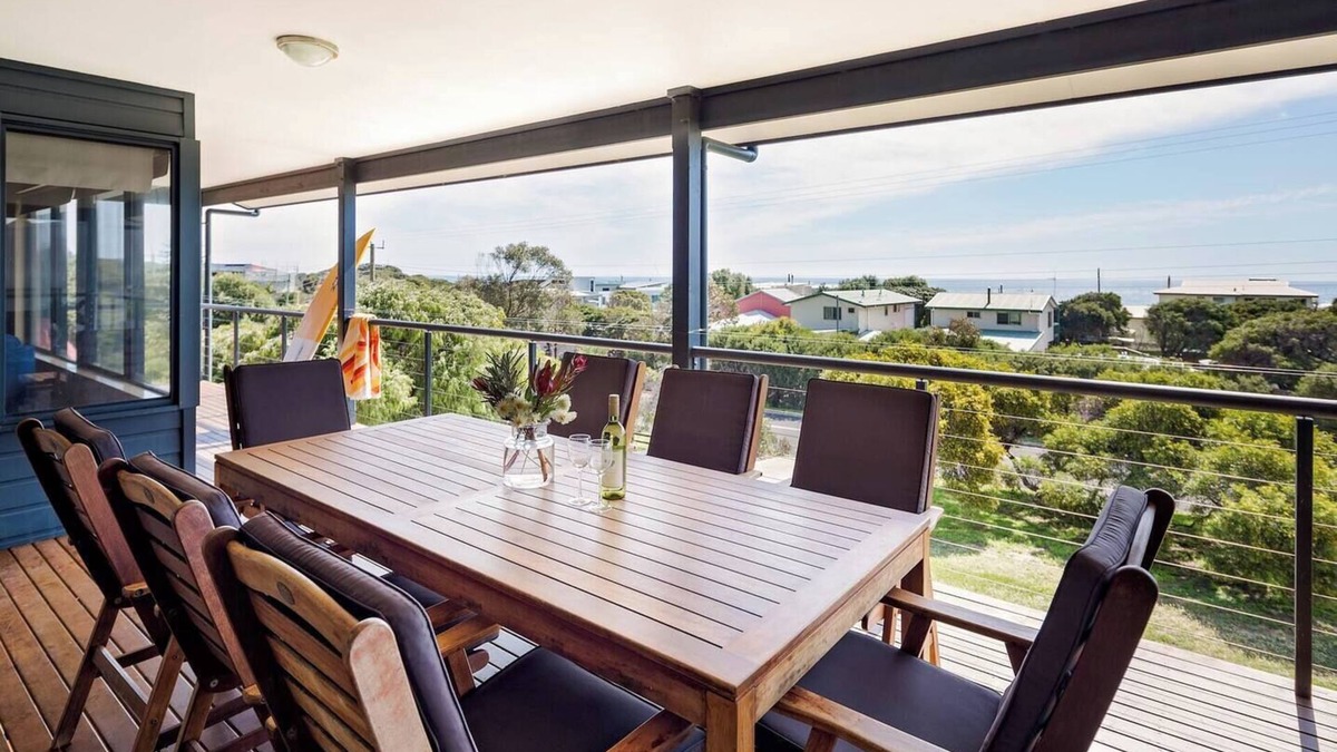 Gracetown House | Breakaway Bay Views Games and Beach Bliss