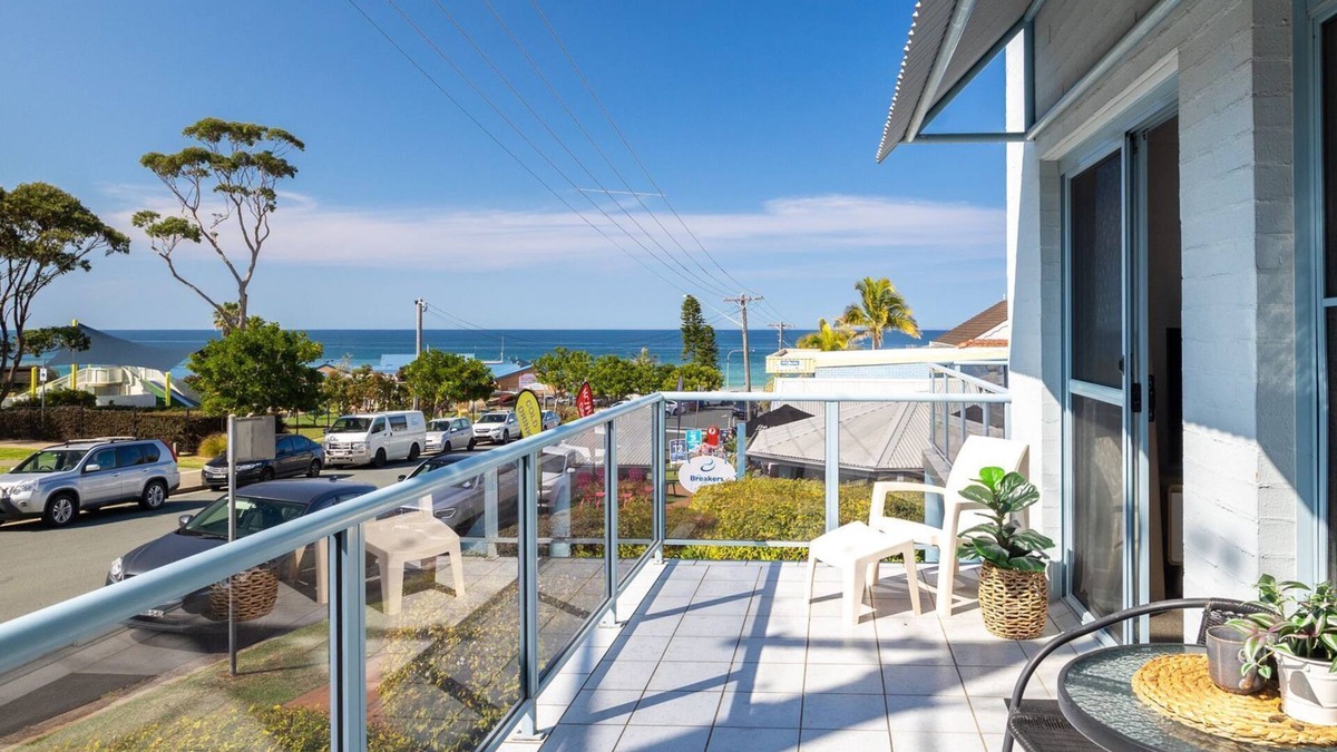 Mollymook Apartment | Breakers 6 - Located in the golden triangle of Beautiful Mollymook
