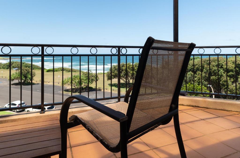 Yamba House | Breakers Unit 1 10 - LJHooker Yamba