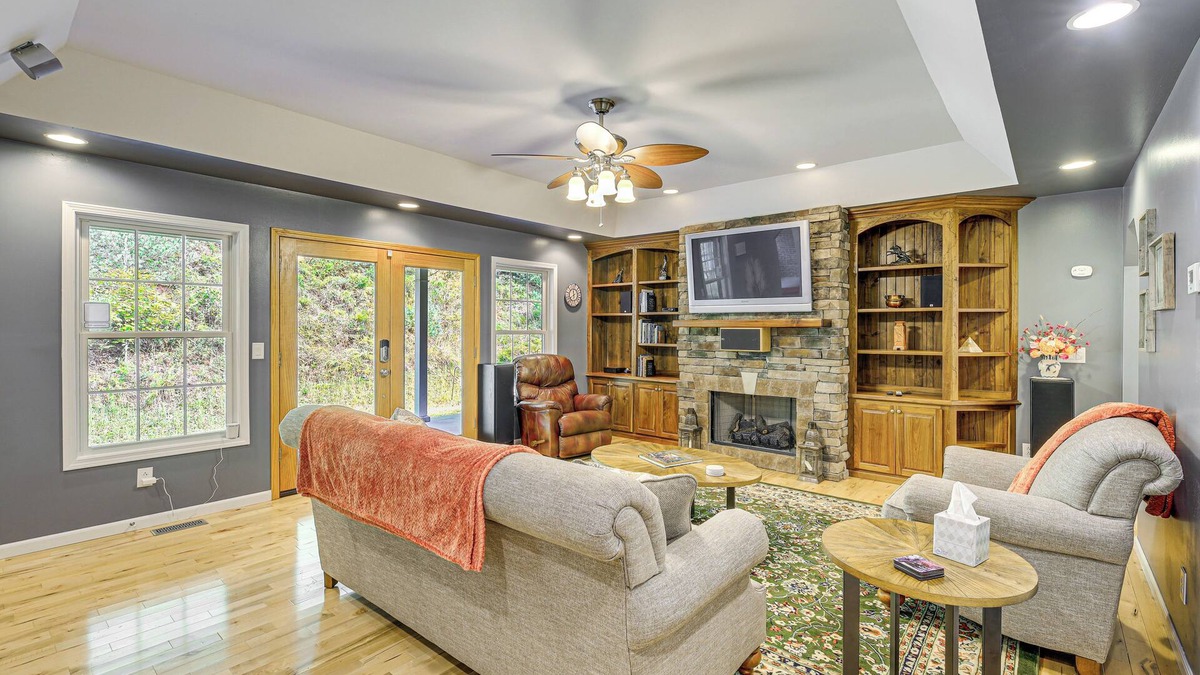 Big Rock House | Breaks Home: 3 Mi to ATV Trails!