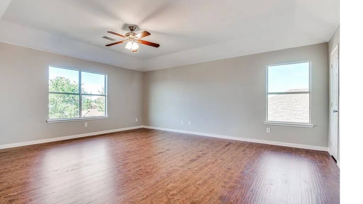 Little Elm House | Breathtaking and spacious 2 story home!
