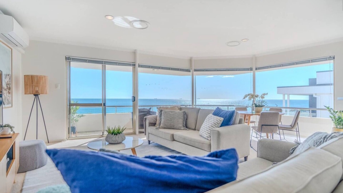 Cottesloe House | Breathtaking Beachside Sunsets