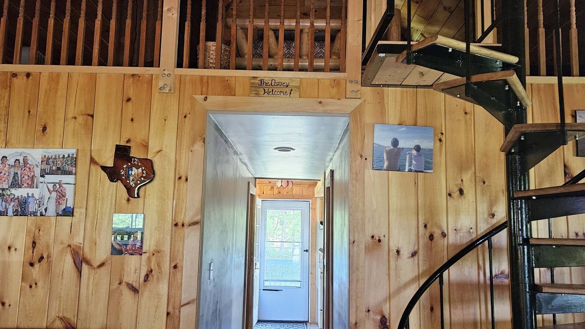 Moriah Center Cottage | Breathtaking Cottage On Beautiful Historic Lake Champlain! Great fishing access!