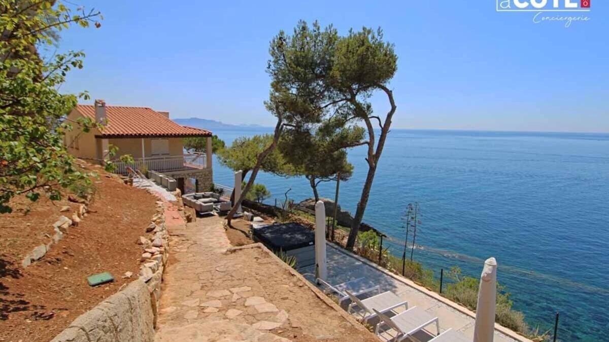 Ensues-la-Redonne Villa | Breathtaking! #Luxury villa on the water