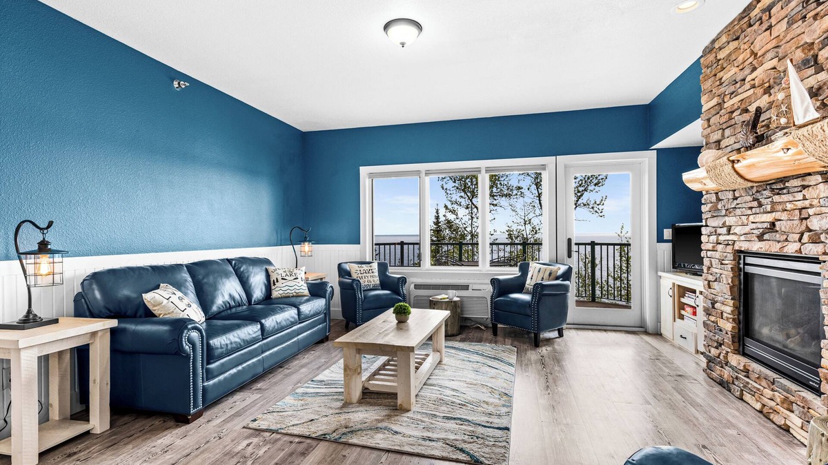 Two Harbors Apartment | Breathtaking Lake Views | 2BR w/King Suite | Pools