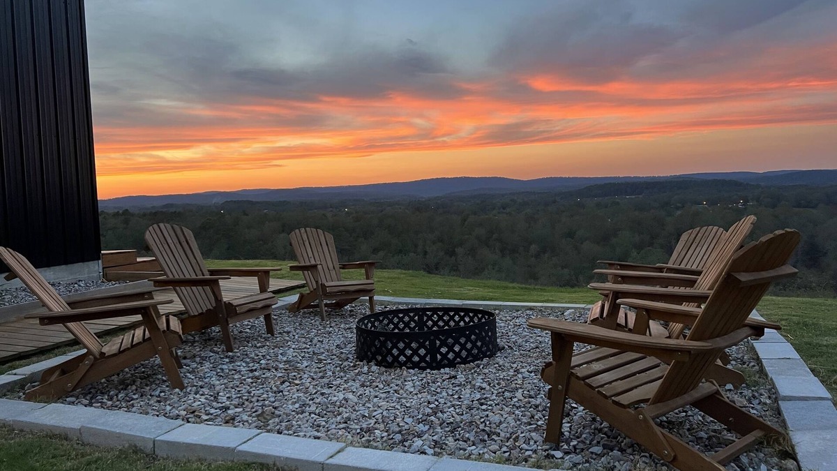 Royal Apartment | Breathtaking Mountain View Studio Suite