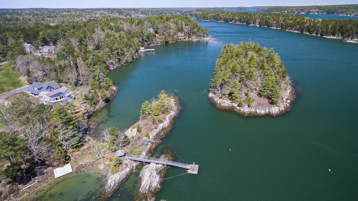 Harpswell Cottage | Breathtaking Oceanfront Views with Deep-Water Dock and Mooring