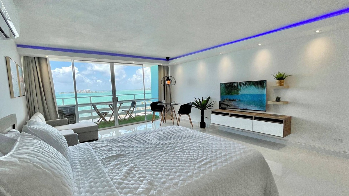 Cabezas Apartment | Breathtaking Oceanfront Studio