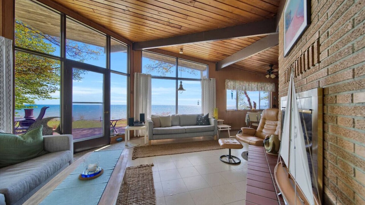 Lexington House | Breathtaking Panoramic Views! Lake Huron & Lex!