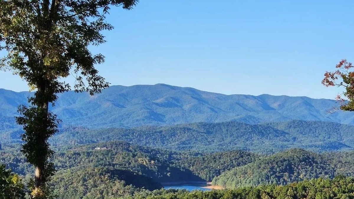 Unaka Cabin | Breathtaking Panoramic Skyline Mountain Top View Cabin