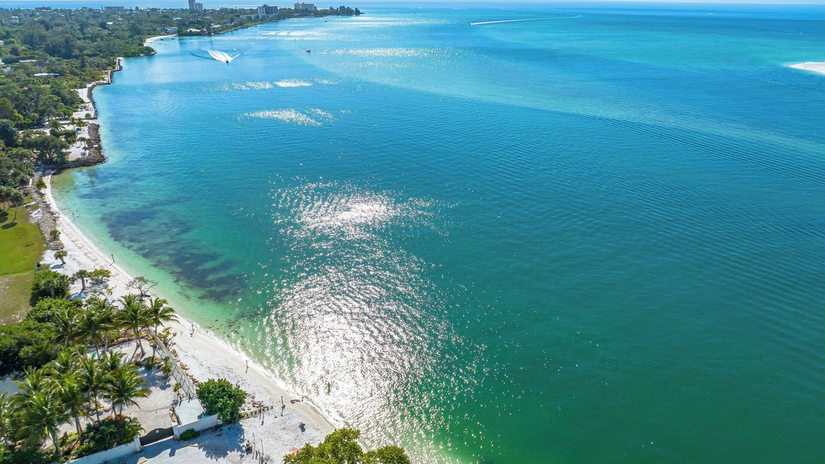 Bay Isle House | Breathtaking Pet Friendly 4Bed Home w Private Pool!