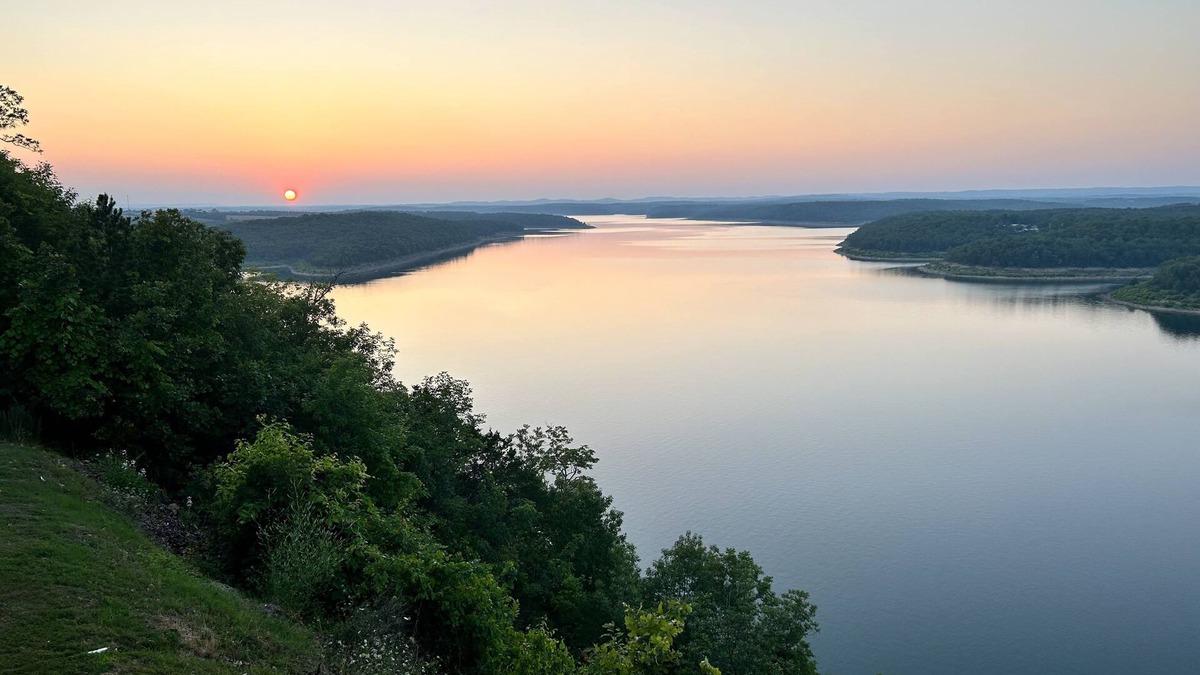Yellville House | Breathtaking Views overlooking Bull Shoals Lake. 45 minutes from Branson!