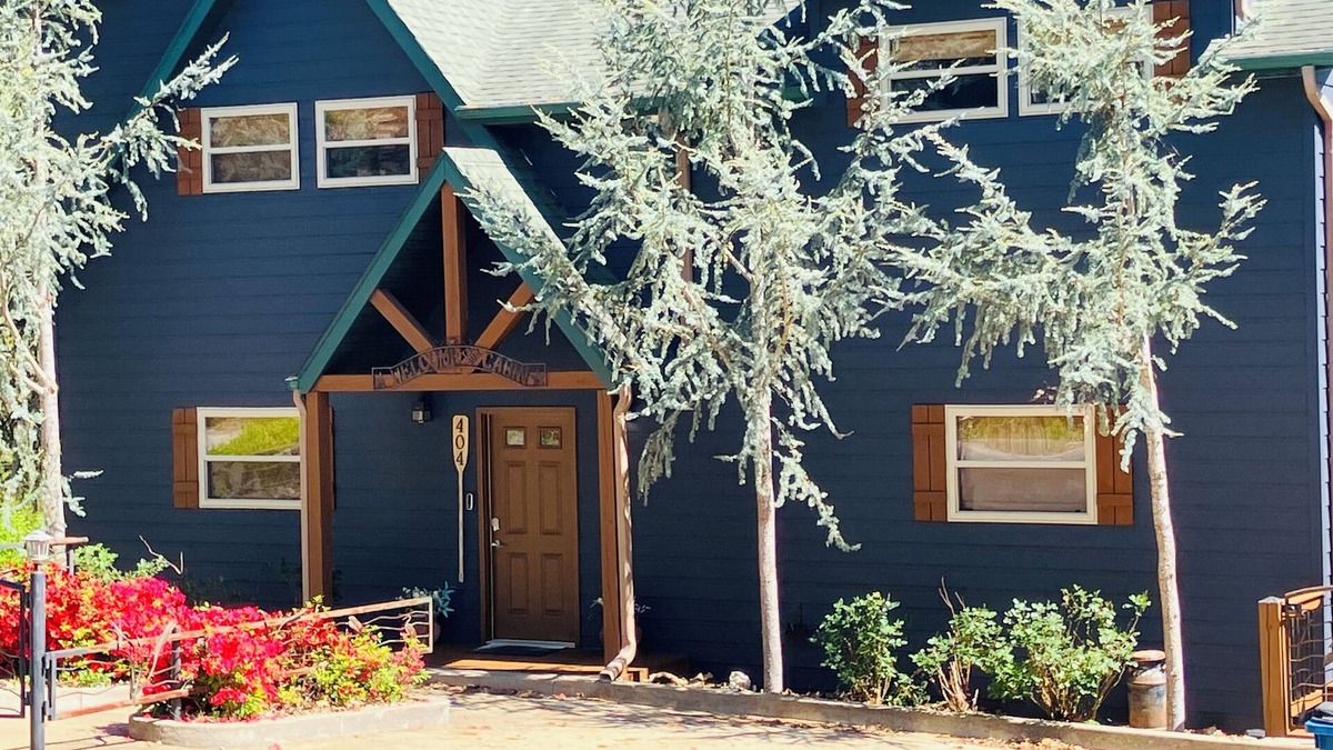 Lampe Cabin | BREATHTAKINGLY BEAUTIFUL-4BR/4BA Lakefront Cabin-Sleeps 10