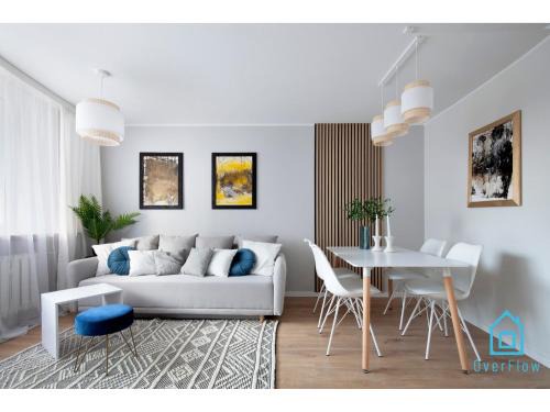 Przymorze Apartment | Breeze Apartment - Charming Place, 15 Minutes to Gdańsk Old Town & 5 Minutes to Seaside